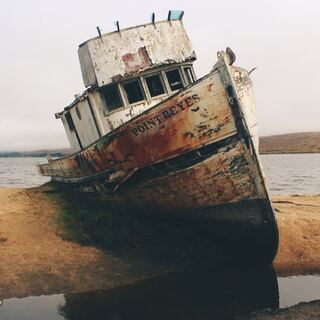 rusty boat2